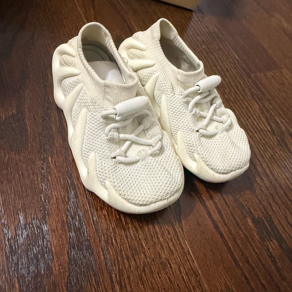 Yeezy Kids Cream Sneakers